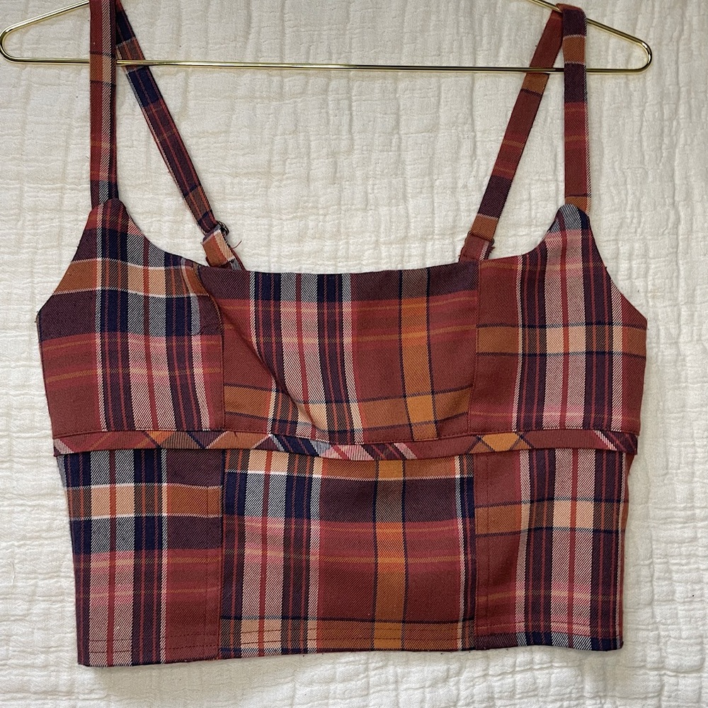 It’s brand new never been worn I just didn’t like how it fit and looked on me.